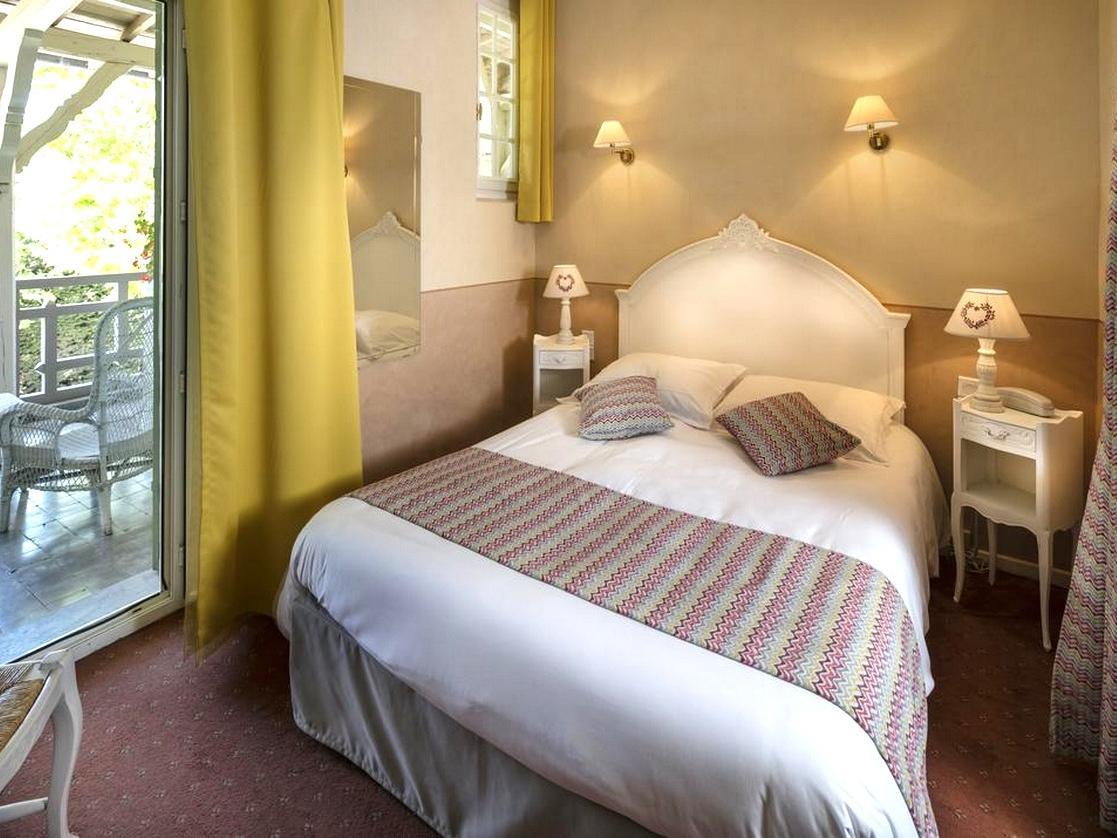 Demeures Et Chateaux Hotel L'Hermitage Pernes-les-Fontaines Exterior photo