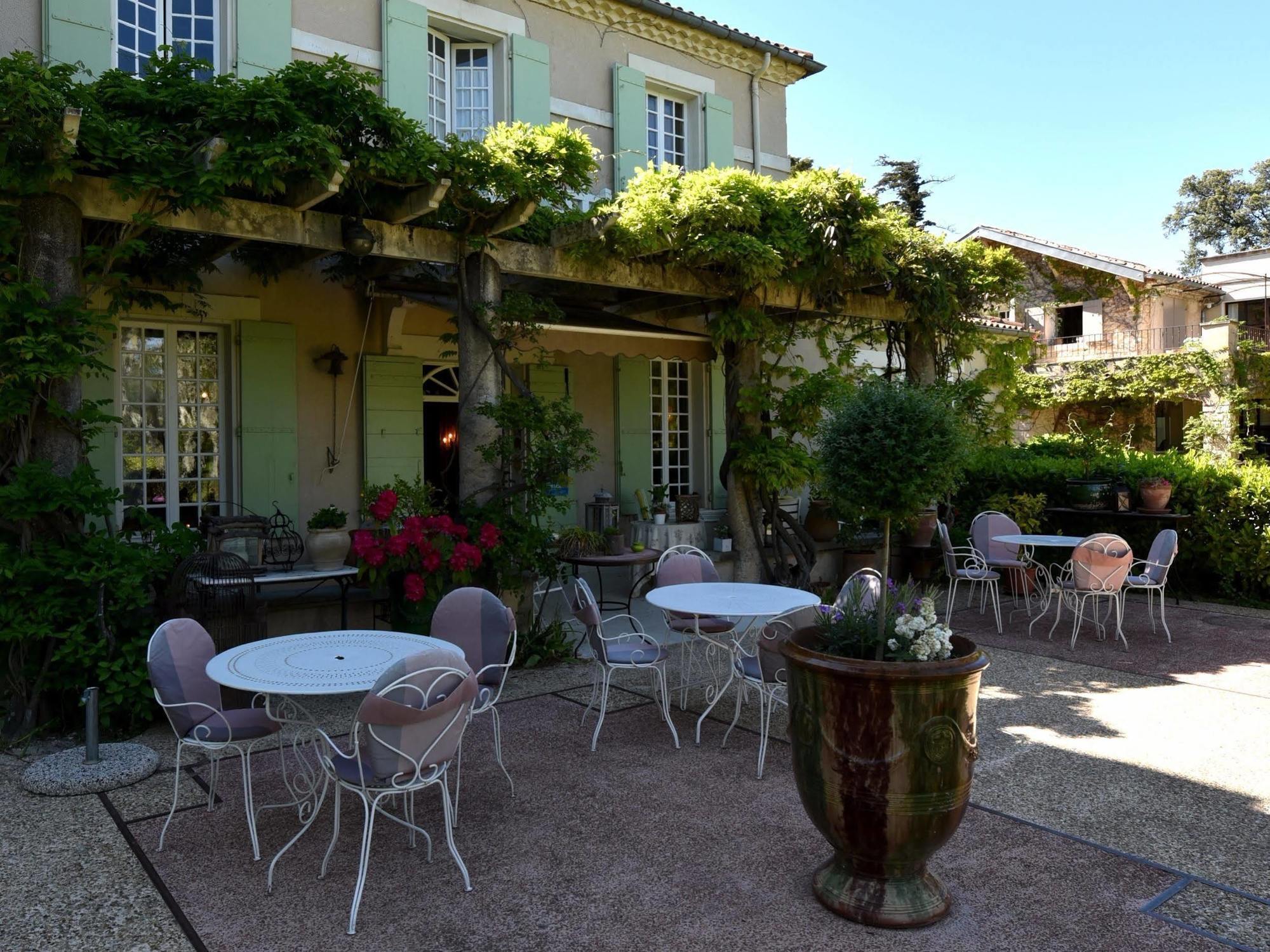 Demeures Et Chateaux Hotel L'Hermitage Pernes-les-Fontaines Exterior photo