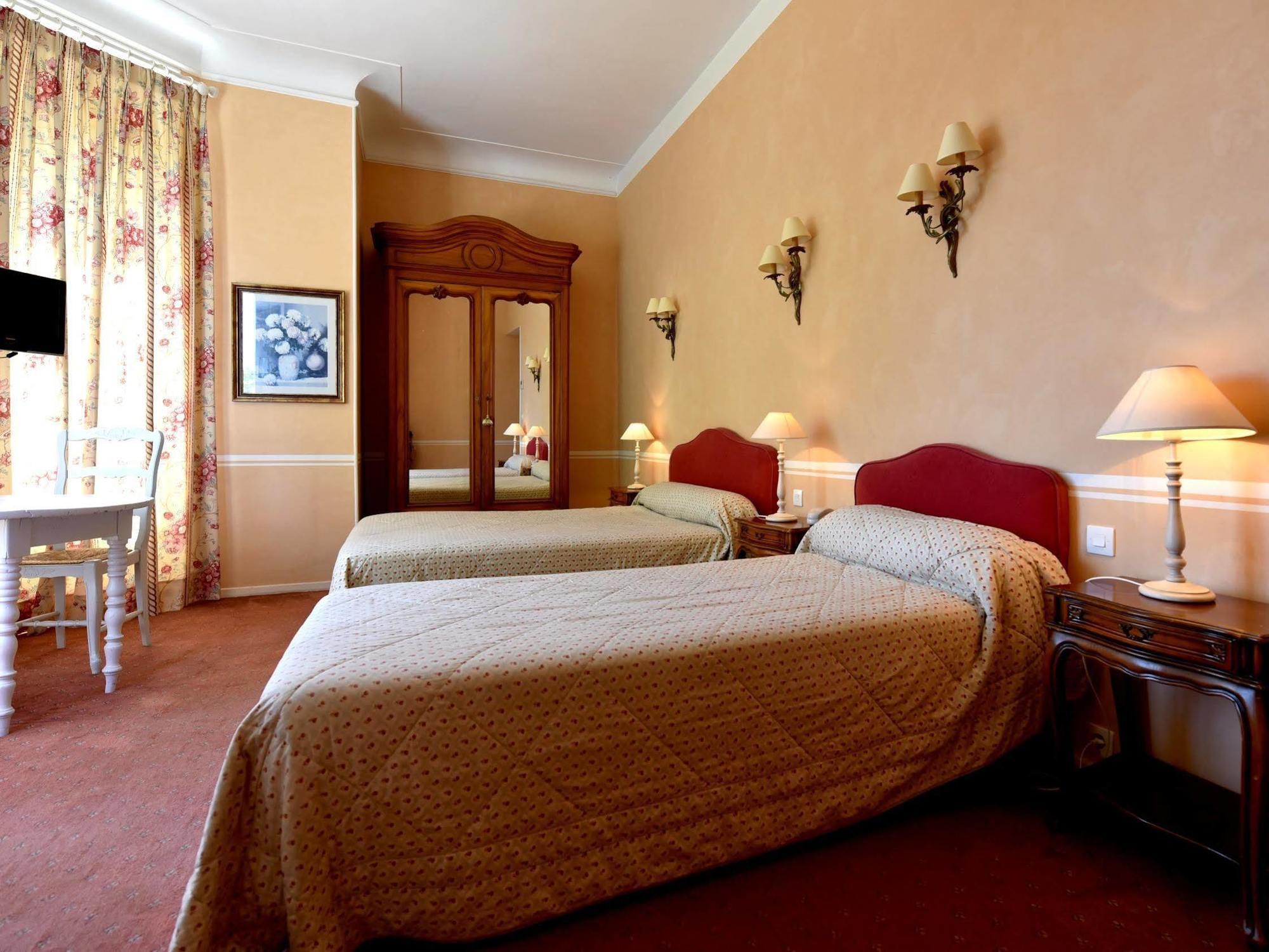 Demeures Et Chateaux Hotel L'Hermitage Pernes-les-Fontaines Exterior photo